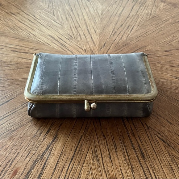 Vintage Eel Skin Gray Leather Clutch Purse with Kiss Lock & Mirror / Wallet - Picture 8 of 10